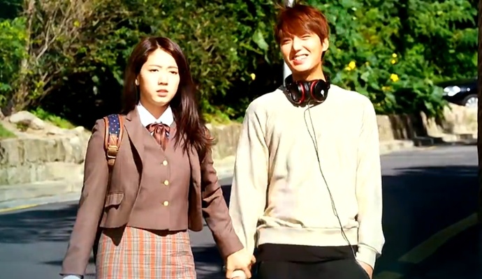 Hai bo con tan gai hinh anh