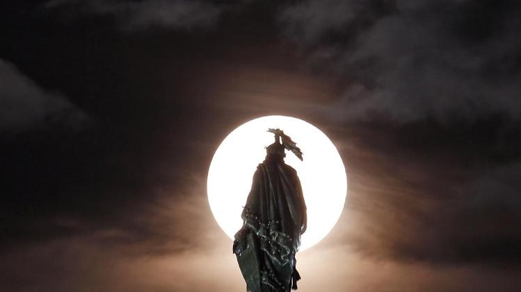 Trang ram dem nay la sieu trang cuoi cung trong nam hinh anh