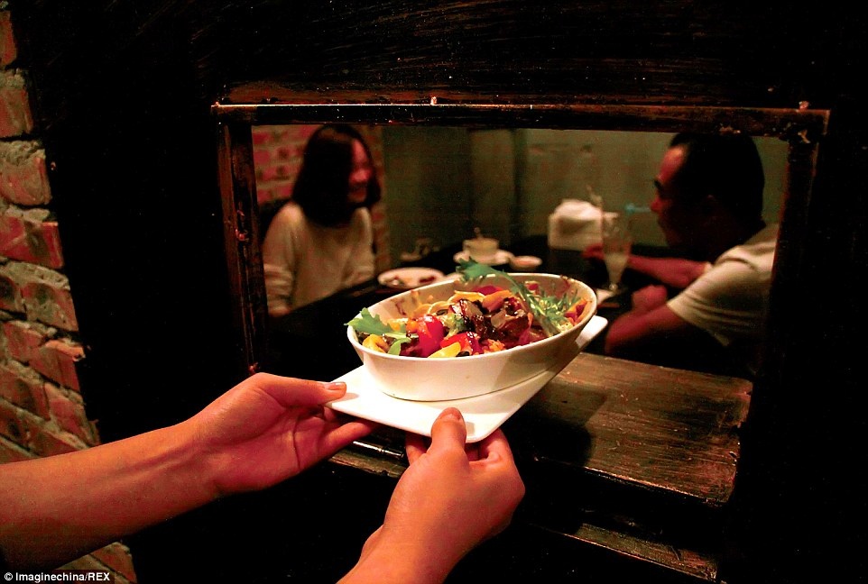 Nha hang giong chon nguc tu o Trung Quoc hinh anh