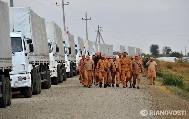 Doan xe cuu tro thu hai cua Nga toi Lugansk suon se hinh anh