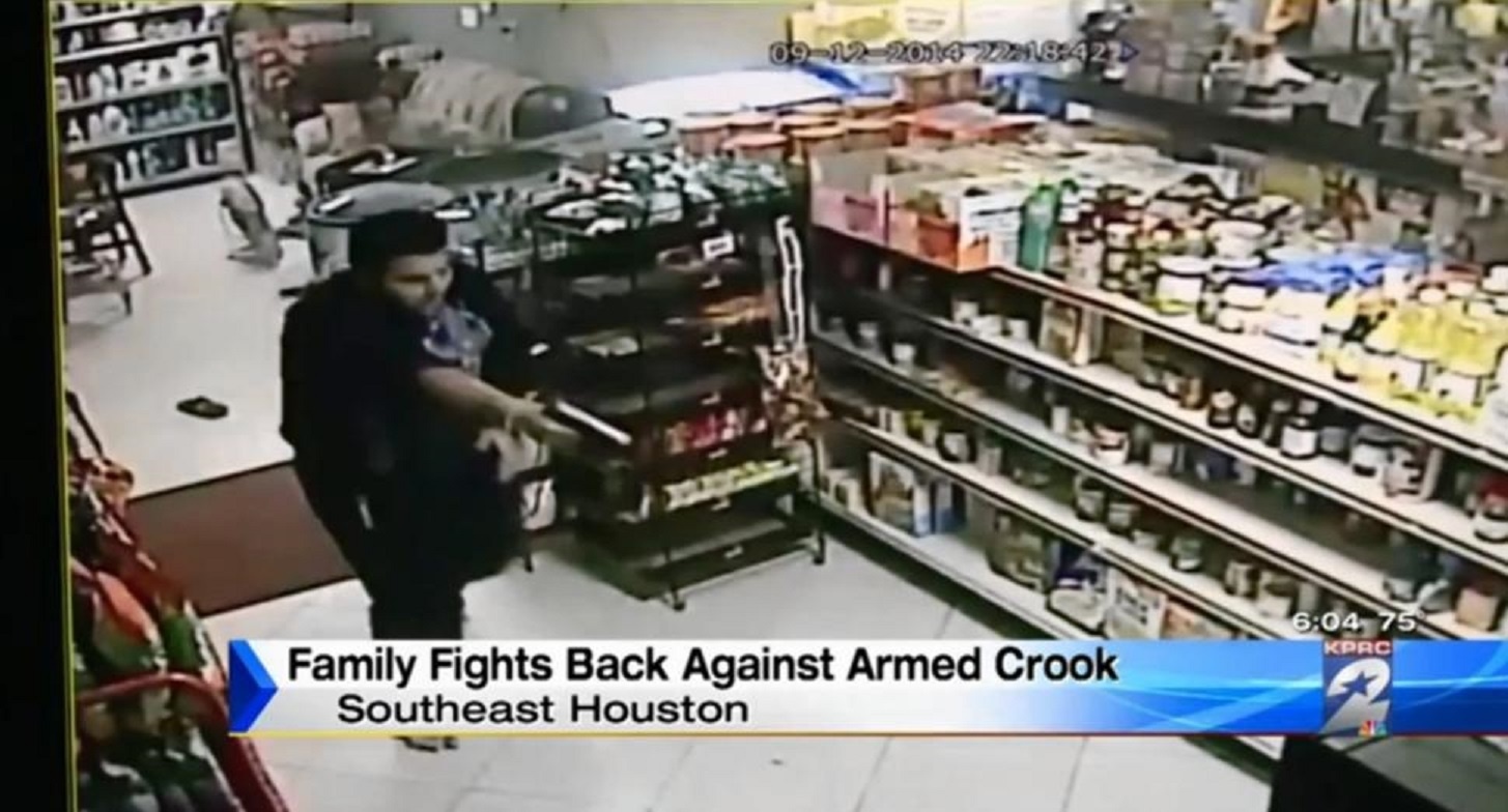 Sau khi gỡ mặt nạ, anh nhận ra tên cướp là một thanh niên Tây Ban Nha xuất hiện trong cửa hàng nửa giờ trước đó.