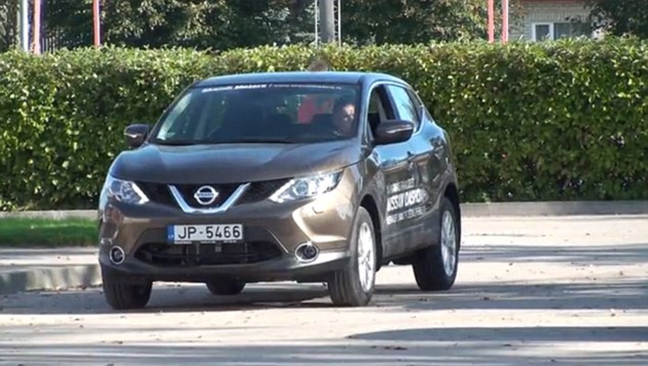 Tuy nhiên, anh chỉ lái được loại xe lắp đặt hộp số tự động.