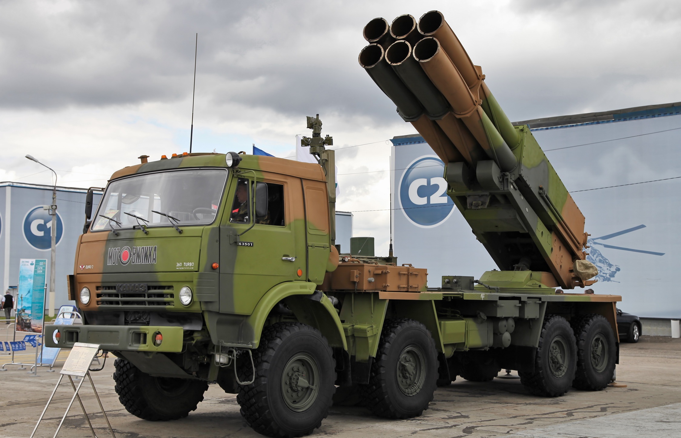 9A52-2 Tornado là loại MRLS mới nhất của Nga hiện nay.