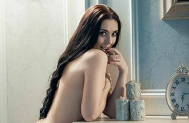 Du luan Ukraine xon xao vi anh khoa than cua nu chinh khach hinh anh