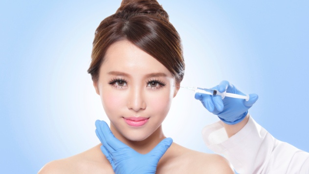 1/5 phụ nữ Hàn Quốc từng phẫu thuật thẩm mỹ. Ảnh: Listverse
