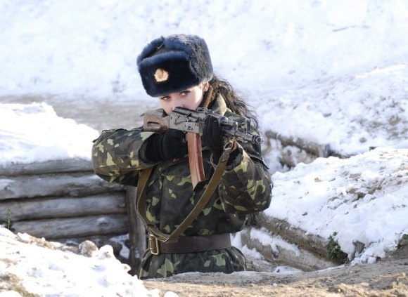 Ky uc chien tranh tham khoc cua nu binh si Ukraine hinh anh
