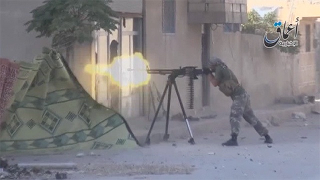 Canh chien binh do sung trong thanh pho vung bien cua Syria hinh anh