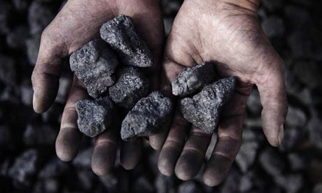 Vì thế các nhà khoa học tìm kiếm những loại nguyên liệu có khả năng hấp thụ khí hydro rồi nhả chúng vào những thời điểm thích hợp. 