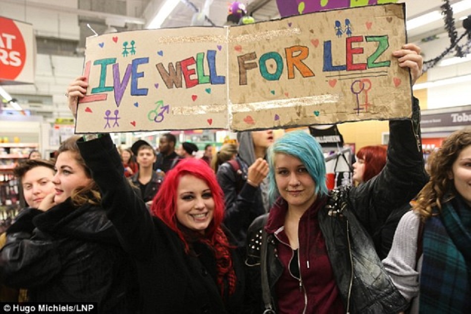 Tai xe duoi hai nam gioi vi hon tren xe buyt hinh anh