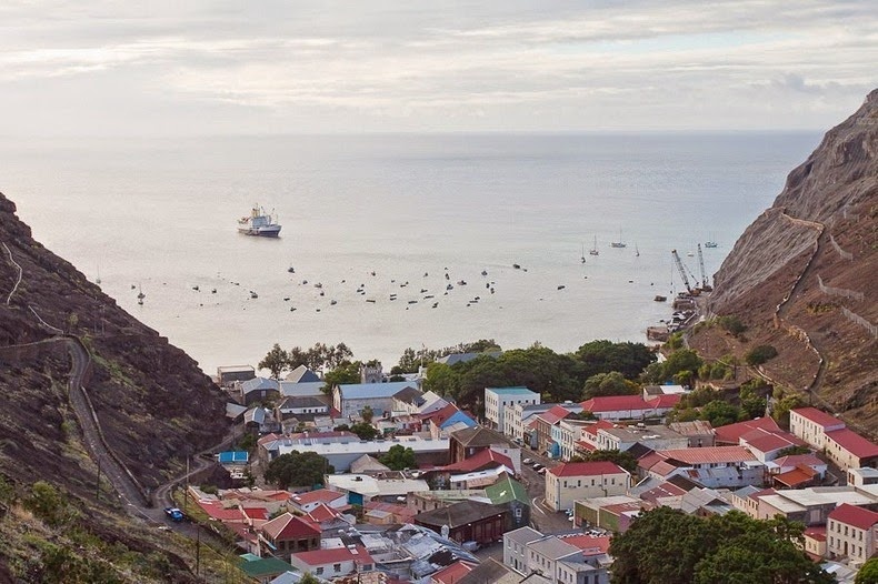 Nhip song tren hon dao ma hoang de Napoleon qua doi hinh anh