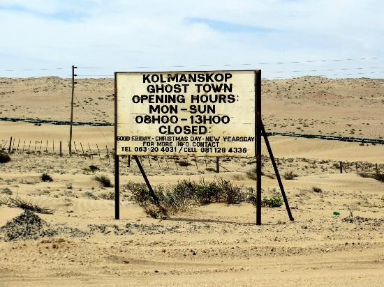 Trong tấm bảng ở lối vào của thành phố, người ta ghi rõ đây là một 