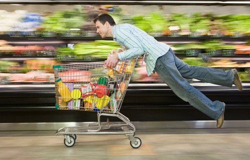 Khi chong mua qua de tang vo hinh anh