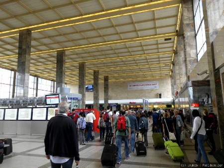 IS chi 25.000 USD thue thieu nien danh bom thu do Ao hinh anh