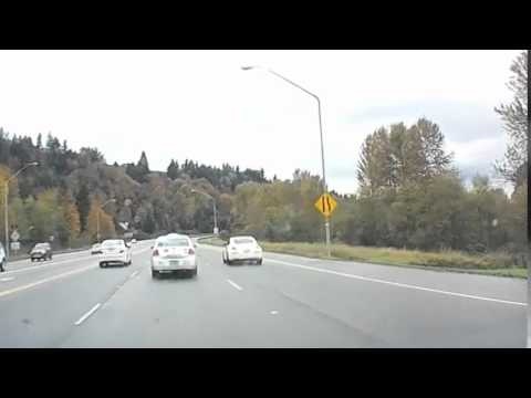 Thoat chet than ky khi xe truot ngang tren xa lo hinh anh