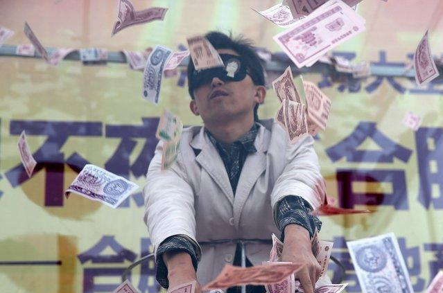 Cuoc thi bit mat tom tien hinh anh