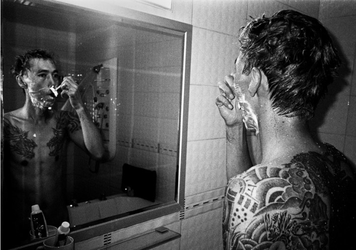 Ben trong bang dang xa hoi den Han Quoc hinh anh