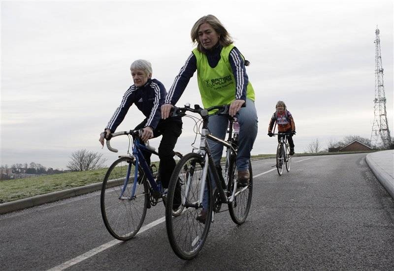 Nguoi dan ong chung thuy hinh anh