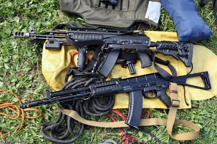 AEK-971 so tai cung AK-107 hinh anh