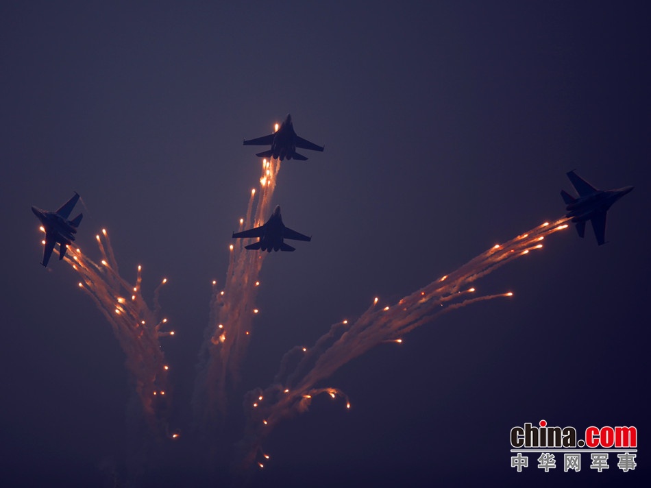 Doi bay Hiep si Nga tap duyet chuan bi cho China Airshow 2014 hinh anh