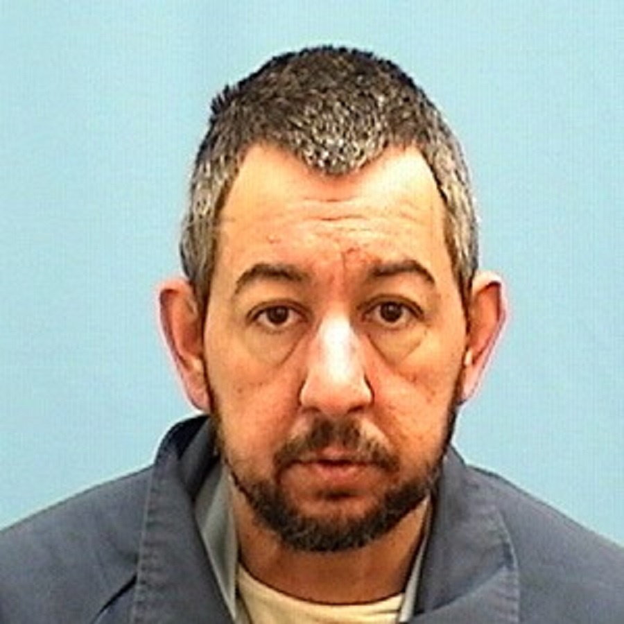 Robert Lyons giết mẹ vì bà không chịu mua vé xem biểu diễn ca nhạc giúp hắn. Ảnh: 