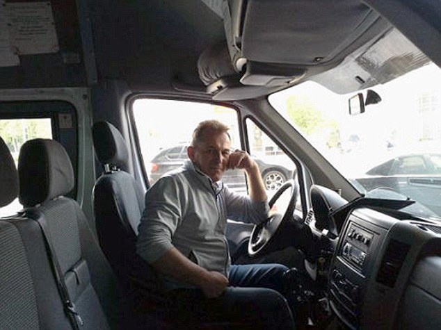 Nhom sat thu rai dinh tren xa lo roi ban nguoi o Nga hinh anh