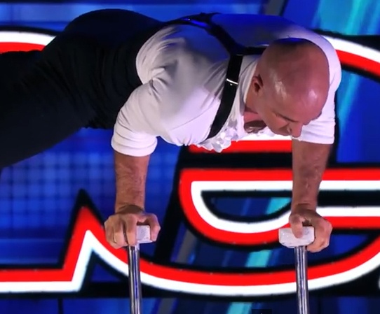 Nghe si thang bang khien khan gia thot tim voi man noi gay hinh anh