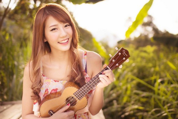 Phong trao phau thuat chinh giong ro len o Trung Quoc hinh anh