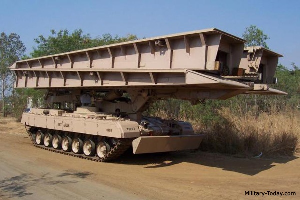 Cầu bọc thép Arjun BLT 