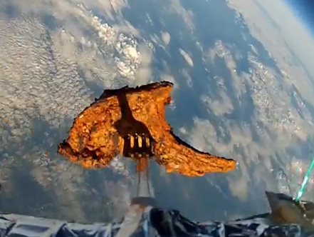 Mieng thit cuu bay quanh trai dat hinh anh