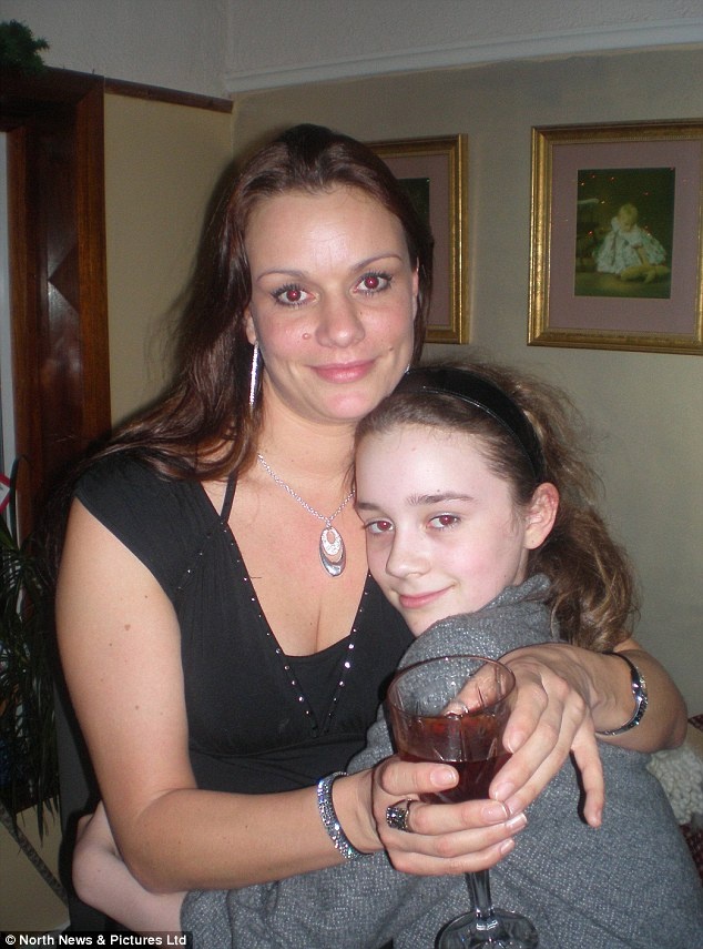 Nguoi phu nu quen mot phan doi sau khi thoat chet hinh anh