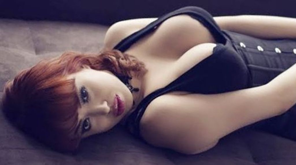 Nu tiep vien hang khong mat viec vi lam nguoi mau goi cam hinh anh