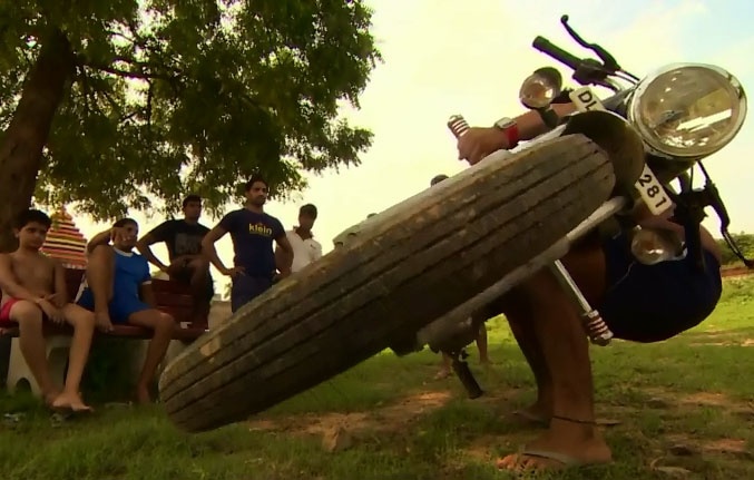 Ngoi lang cua nhung luc si co bap cuon cuon hinh anh