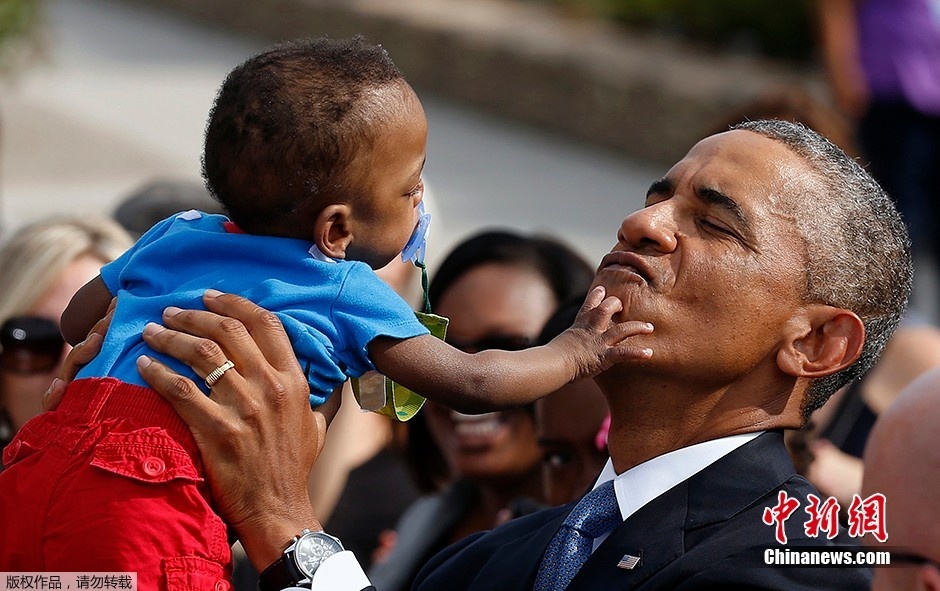 Hinh anh than thien cua cac chinh khach nam 2014 hinh anh