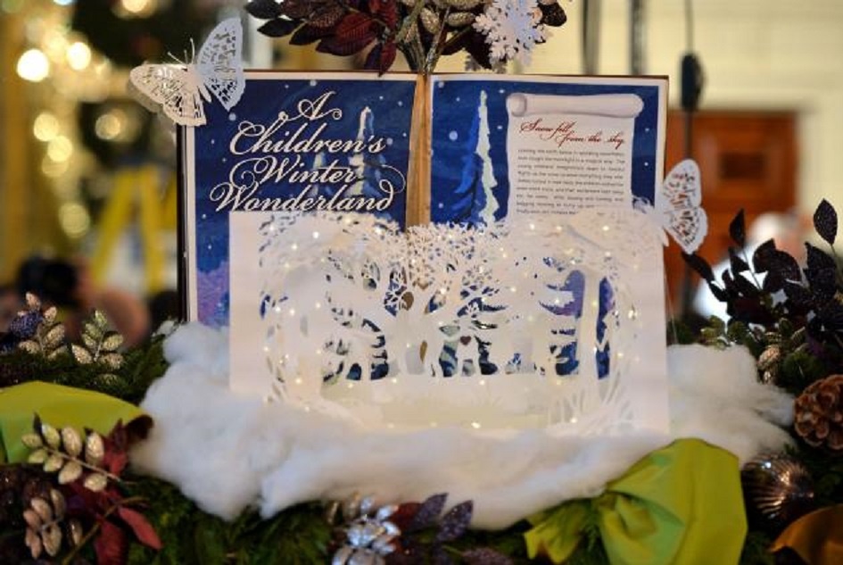 Thiệp Giáng sinh là một vật không thể thiếu trong kế hoạch trang trí.