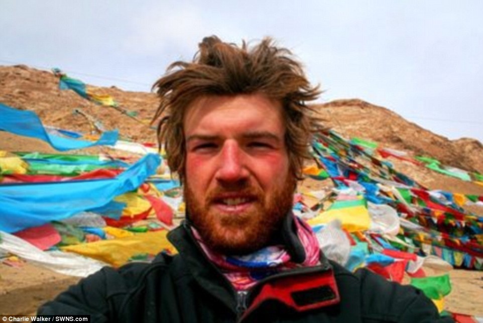 Tháng 7/2010, Charlie Walker, tốt nghiệp từ Đại học Newcastle, bắt đầu chuyến hành trình vì anh muốn khám phá thế giới theo cách “rẻ và chậm”.