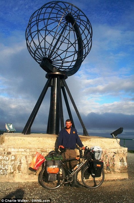 Charlie Walker đặt chân đến đô thị Norpkapp, hạt Finnmark, Na Uy.