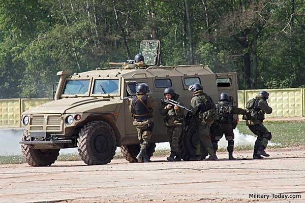 Tigr xe boc thep da nang cua dac nhiem Nga hinh anh