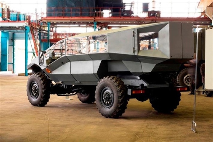 Phần đuôi chiếc SUV này cũng chẳng giống ai