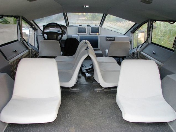 Nó có thể chở theo 9 người 