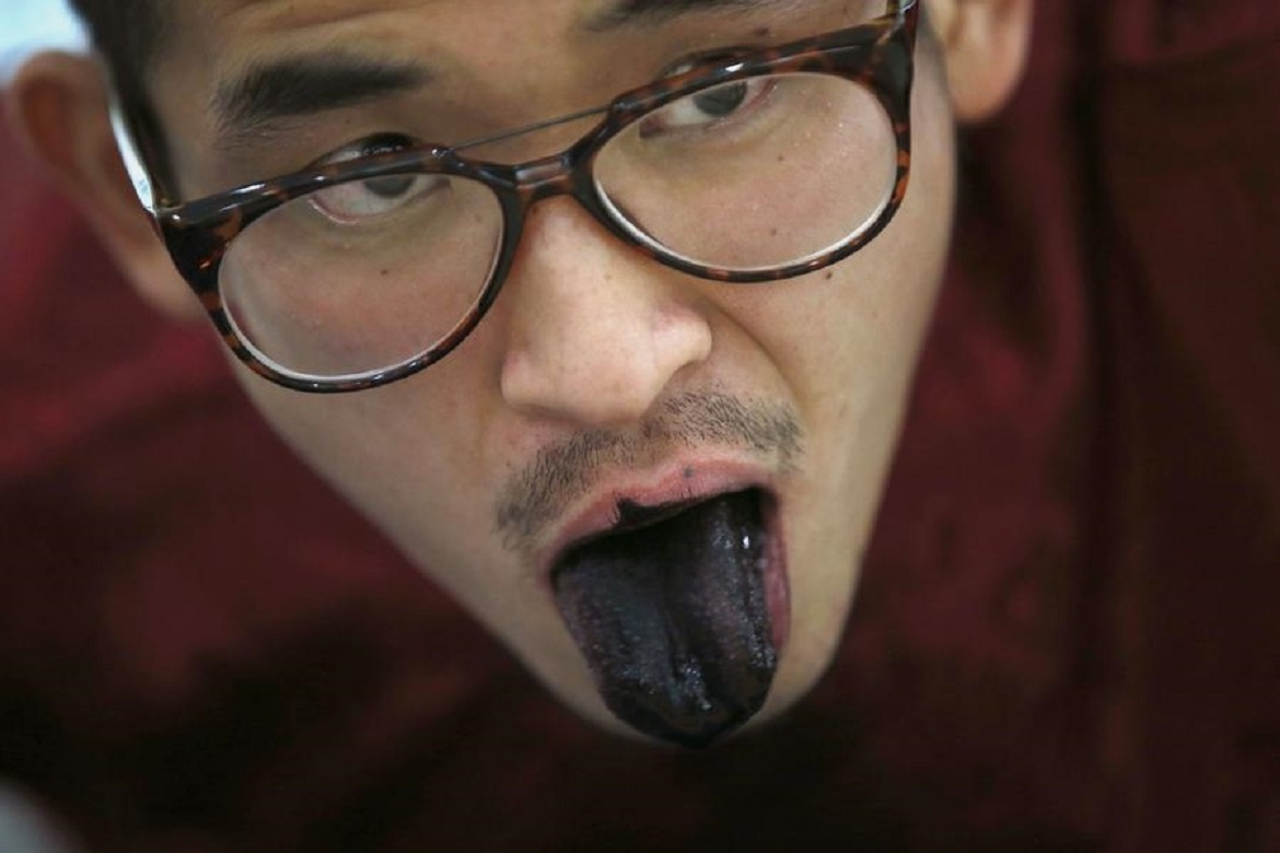 Cách vẽ đặc biệt của người họa sĩ khiến người xem cảm thấy những bức tranh của anh có hương vị hơn.