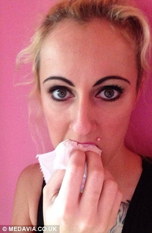 Ba me nghien an giay ve sinh khi mang thai hinh anh