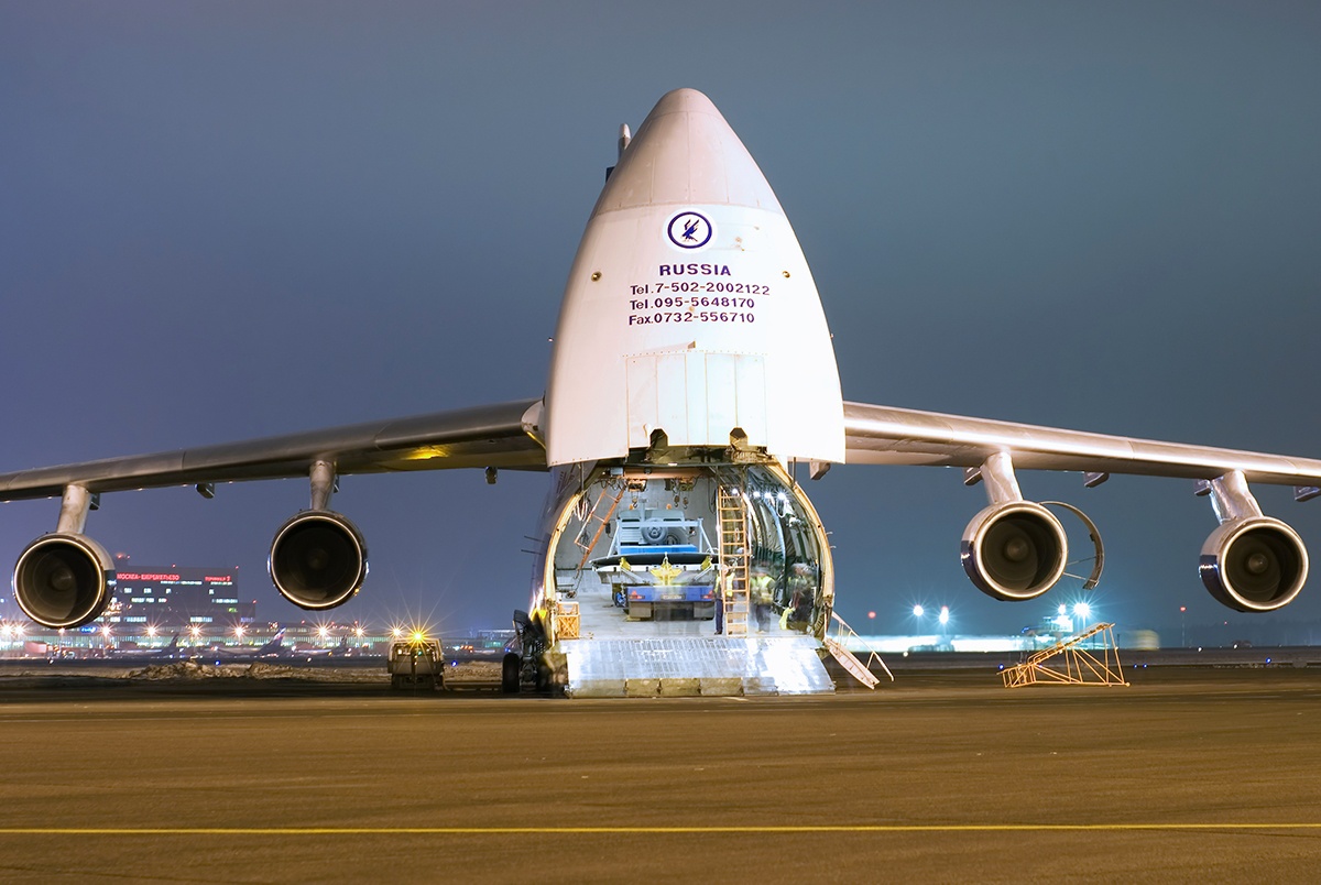 An-124 Ruslan là máy bay vận tải quân sự lớn nhất thế giới.
