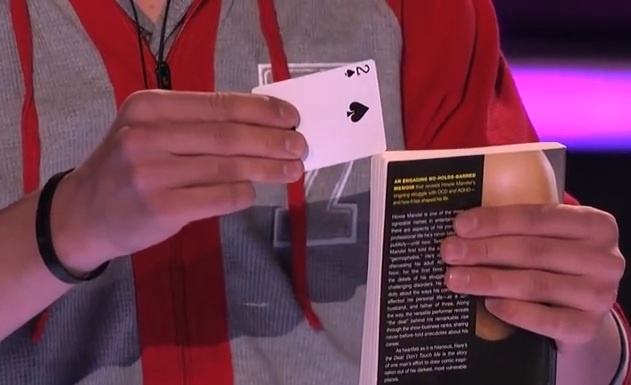 Ao thuat gia khien ban giam khao sung sot voi cuon sach hinh anh