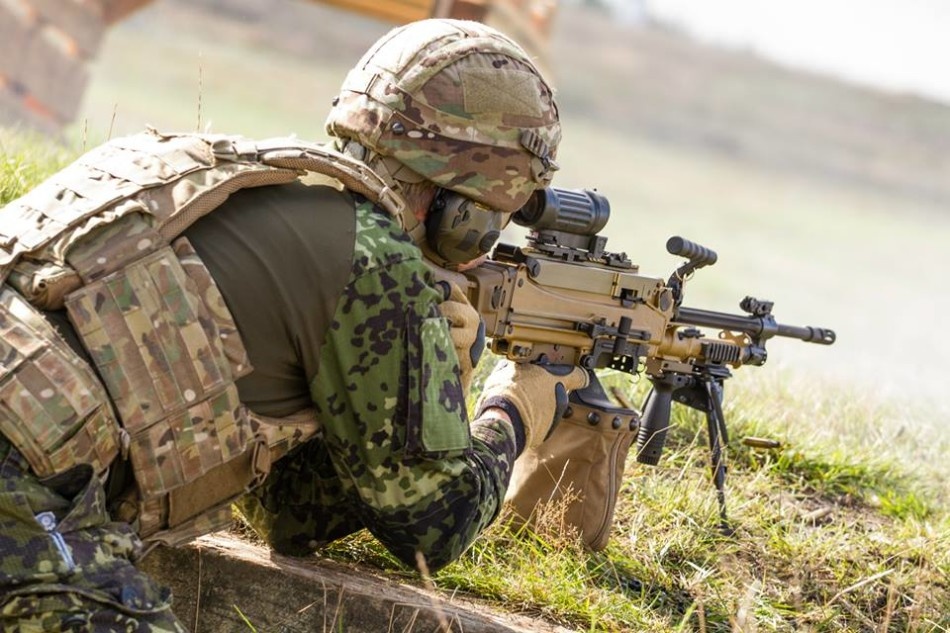 Súng máy HK121 có tốc độ bắn khoảng 800 viên/phút