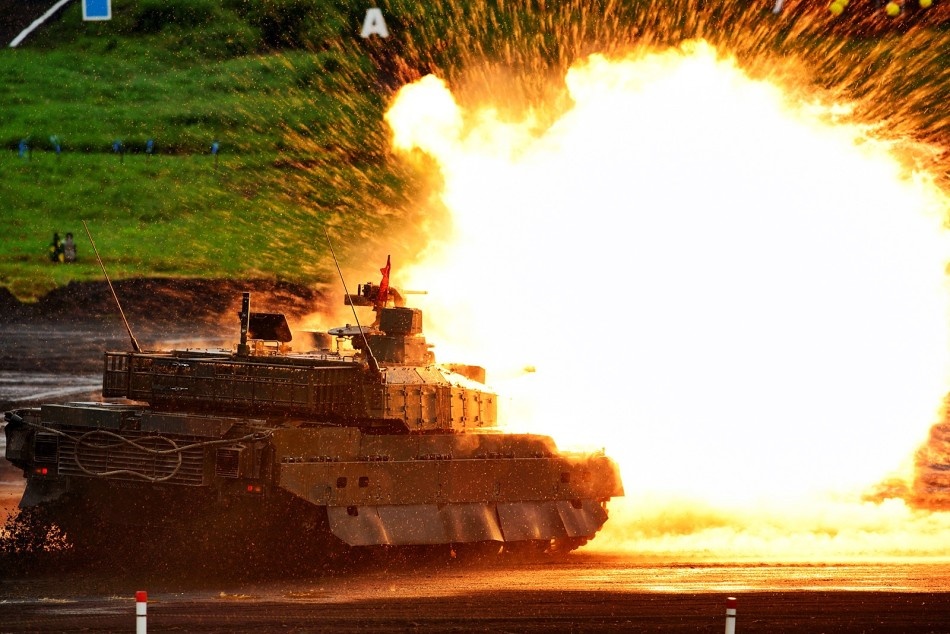 Uy luc xe tang hien dai nhat Nhat Ban hinh anh