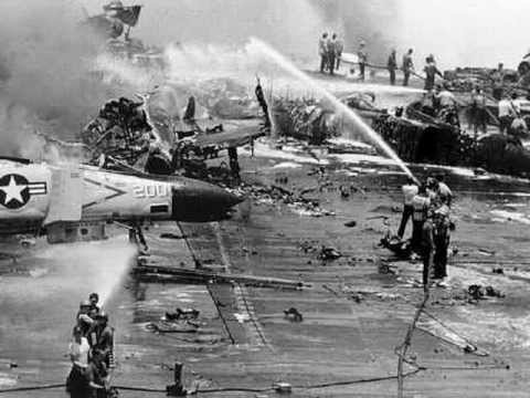 Nhung tai nan khi ha canh tren tau san bay hinh anh