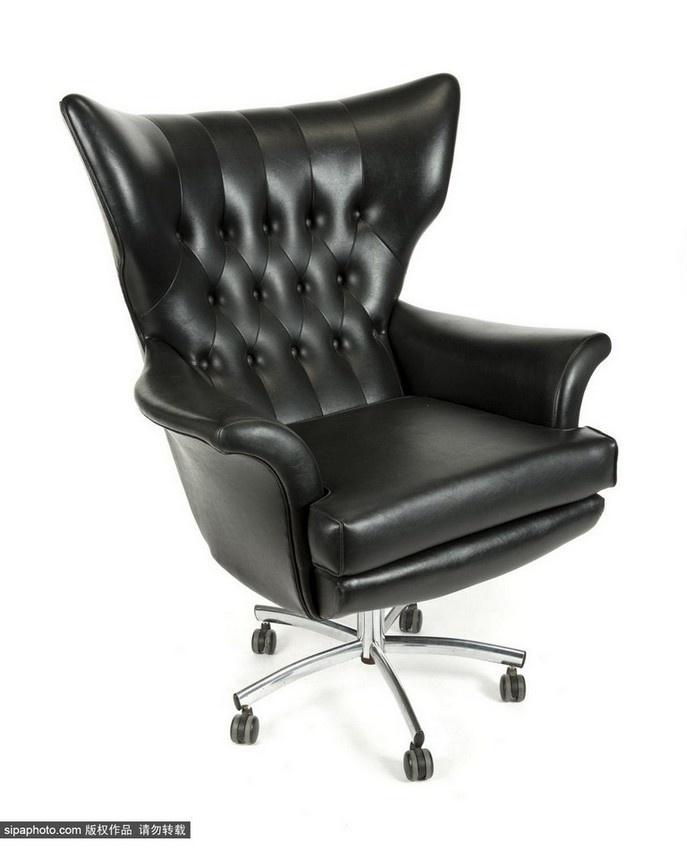 Chiếc ghế da mà ác nhân Ernst Stavro Blofeld