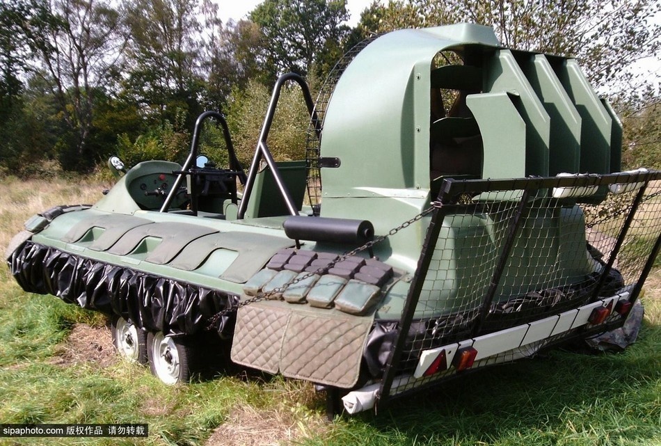 Ban đầu chiếc tàu đổ bộ khí đệm này 