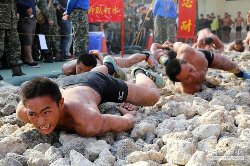 Linh dac nhiem the hien ky nang bo tren da hinh anh