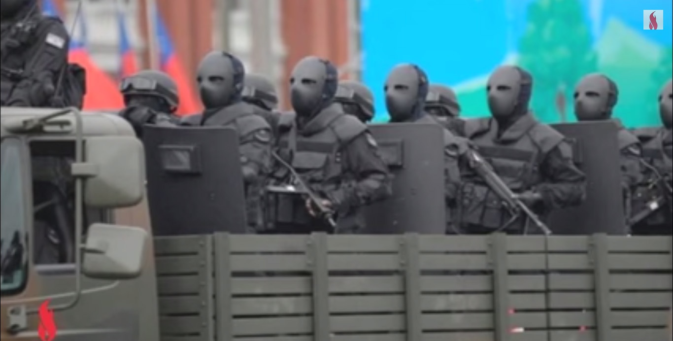 Dai Loan khoe chien binh nguoi sat hinh anh